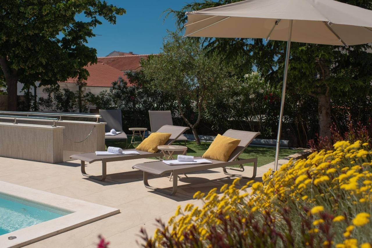 Pool Apartments Galeb Novalja Exterior photo