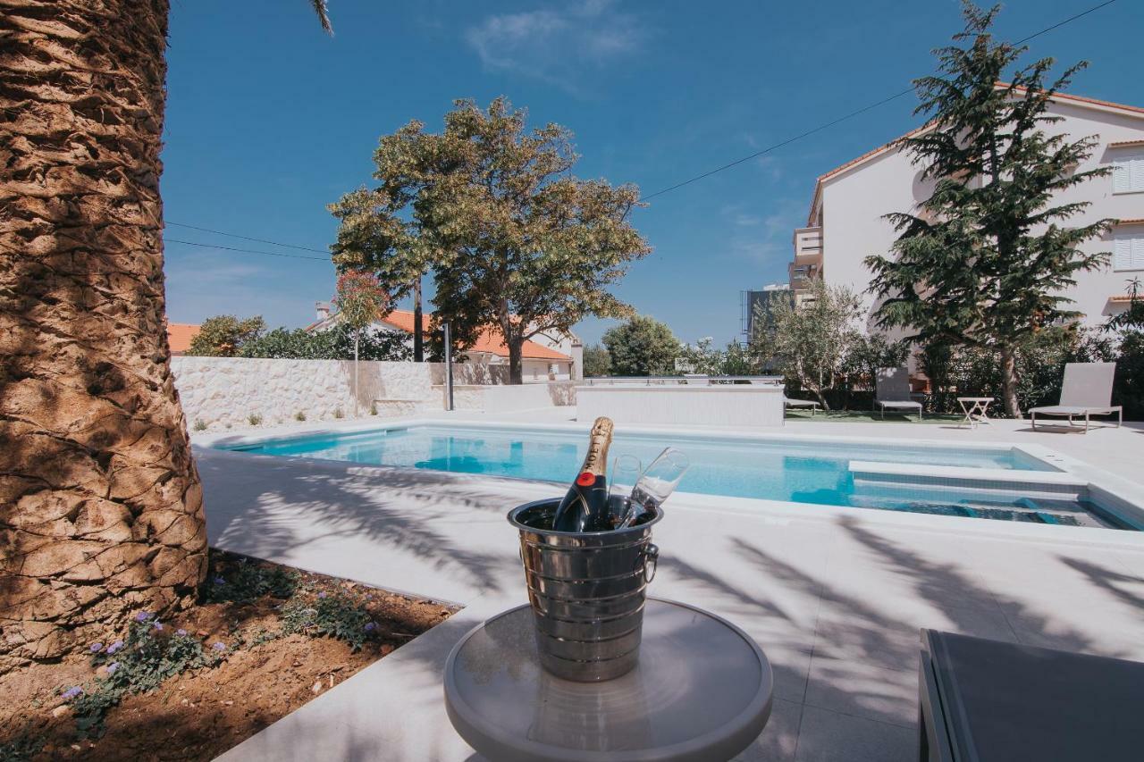 Pool Apartments Galeb Novalja Exterior photo